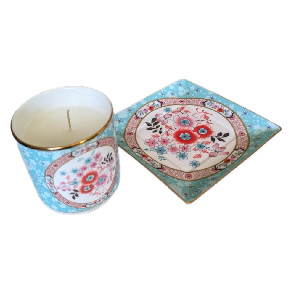 wedgwood camellia candle and square tray wonderlust collection NWOT 50hr burn